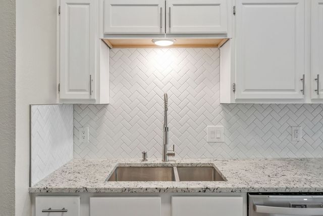 306 Crowe Drive, Euless, TX 76040