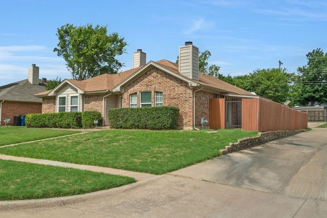 306 Crowe Drive, Euless, TX 76040