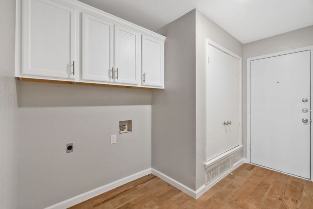 306 Crowe Drive, Euless, TX 76040