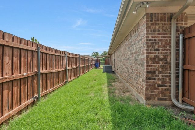 306 Crowe Drive, Euless, TX 76040