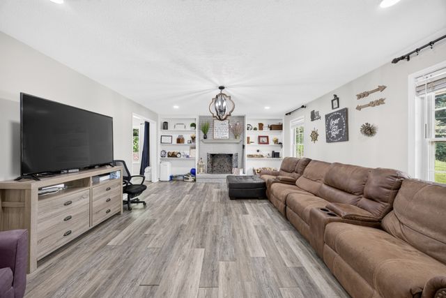 864 Spring Valley Rd, Cookeville, TN 38501