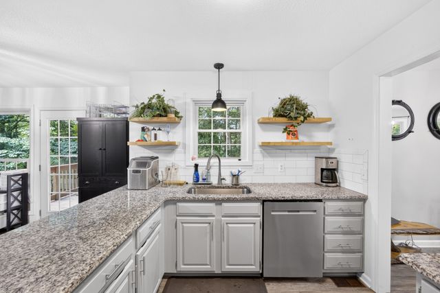 864 Spring Valley Rd, Cookeville, TN 38501