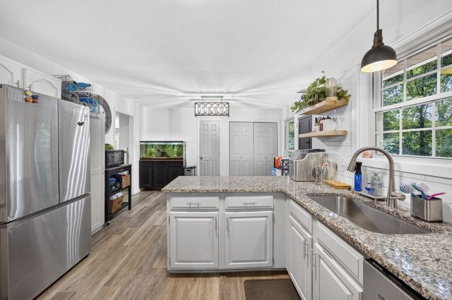 864 Spring Valley Rd, Cookeville, TN 38501