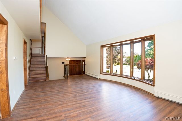 81 Hilltop Court, West Seneca, NY 14224