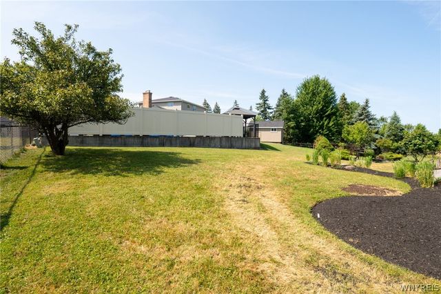 81 Hilltop Court, West Seneca, NY 14224