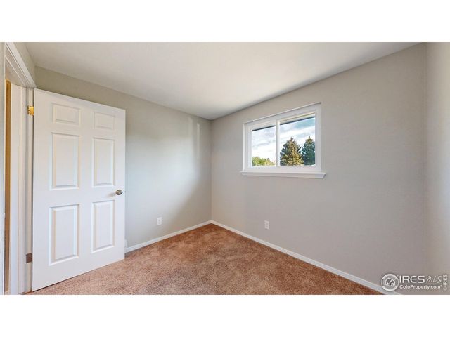 502 Honey Locust Dr, Loveland, CO 80538