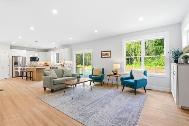 16 Spruce Pond Drive, Strafford, NH 03884