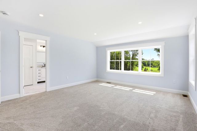 16 Spruce Pond Drive, Strafford, NH 03884