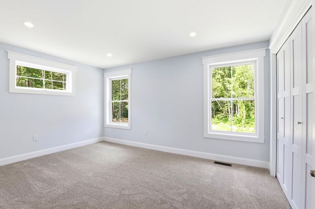 16 Spruce Pond Drive, Strafford, NH 03884