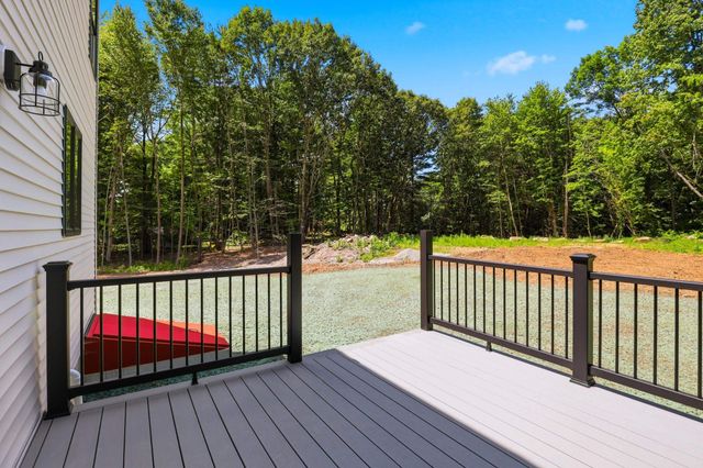 16 Spruce Pond Drive, Strafford, NH 03884