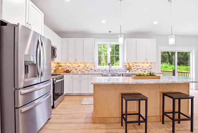 16 Spruce Pond Drive, Strafford, NH 03884