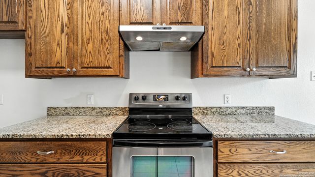 637 Topaz, Seguin, TX 78155