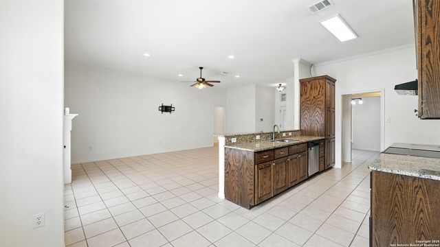 637 Topaz, Seguin, TX 78155