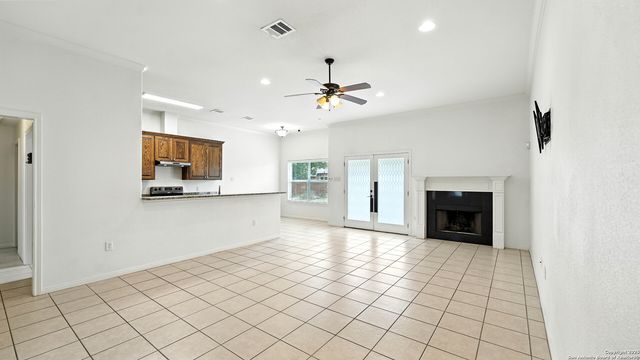 637 Topaz, Seguin, TX 78155