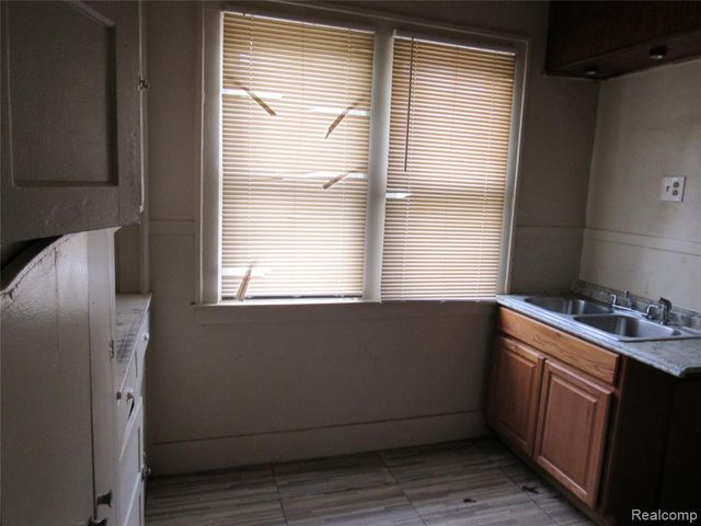15786 Parkside Street, Detroit, MI 48238