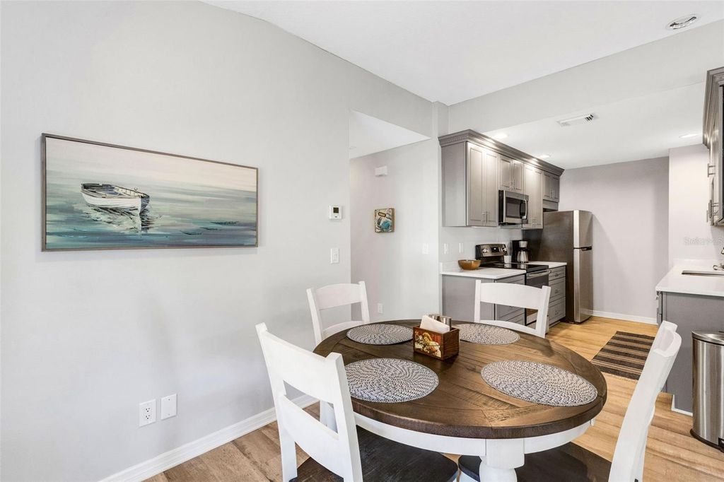 Image 18 of property listing at 248 51ST STREET CIRCLE E, Palmetto, FL 34221