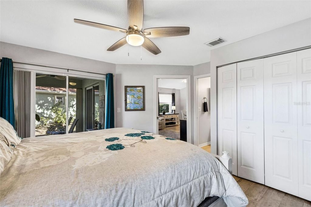 Image 23 of property listing at 248 51ST STREET CIRCLE E, Palmetto, FL 34221