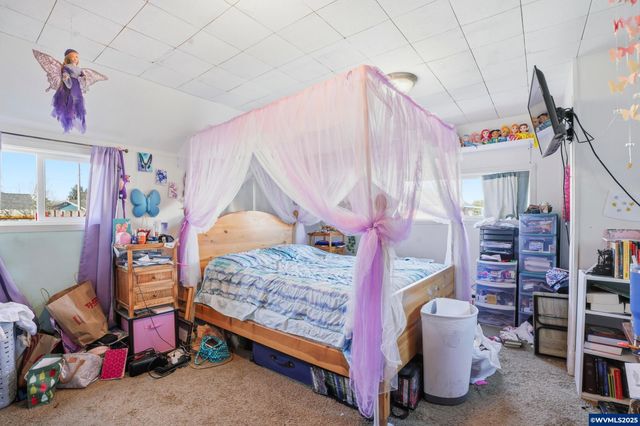 789 Hall St, Woodburn, OR 97071