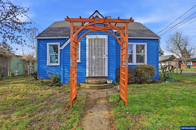 789 Hall St, Woodburn, OR 97071