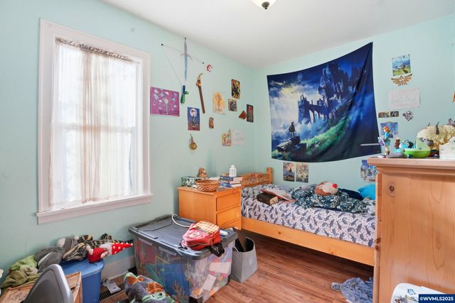 789 Hall St, Woodburn, OR 97071