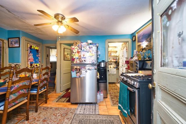 898 Main Road, Tiverton, RI 02878