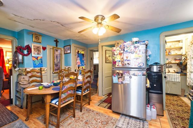 898 Main Road, Tiverton, RI 02878