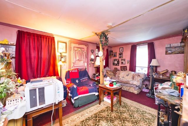 898 Main Road, Tiverton, RI 02878