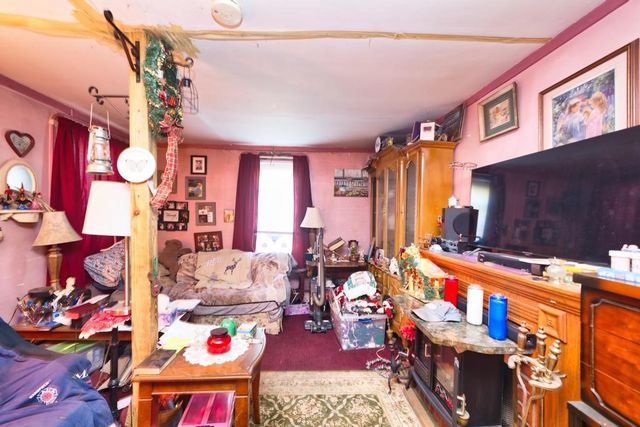 898 Main Road, Tiverton, RI 02878