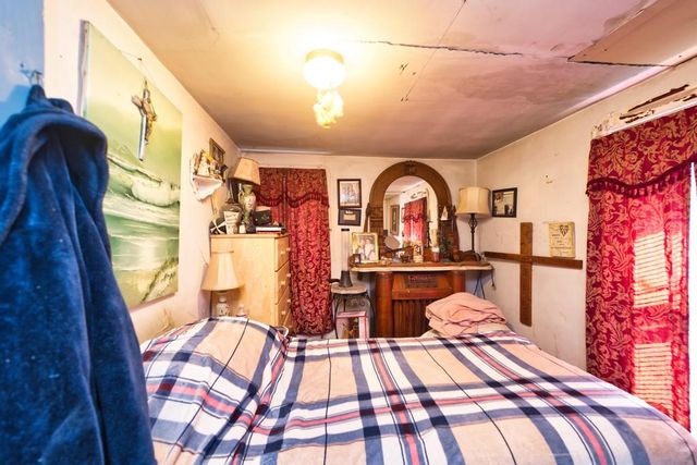 898 Main Road, Tiverton, RI 02878