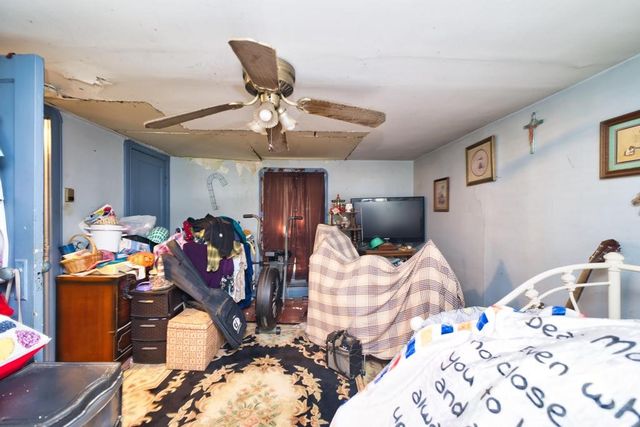 898 Main Road, Tiverton, RI 02878