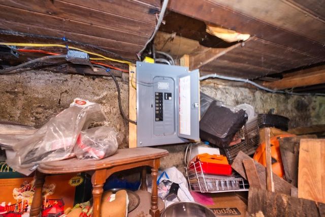 898 Main Road, Tiverton, RI 02878