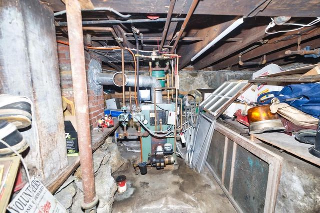 898 Main Road, Tiverton, RI 02878