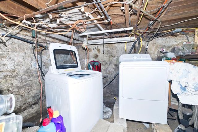 898 Main Road, Tiverton, RI 02878