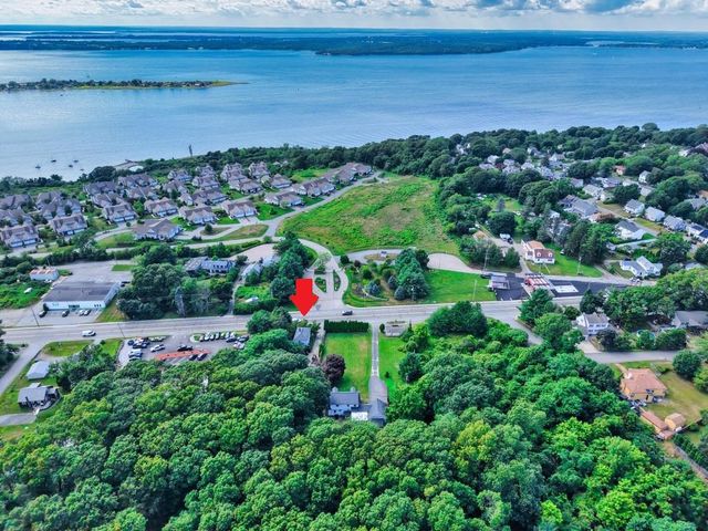 898 Main Road, Tiverton, RI 02878