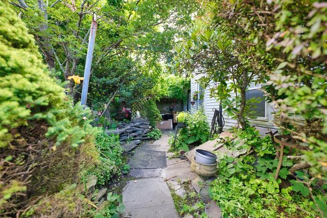 898 Main Road, Tiverton, RI 02878