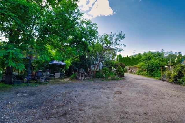 898 Main Road, Tiverton, RI 02878