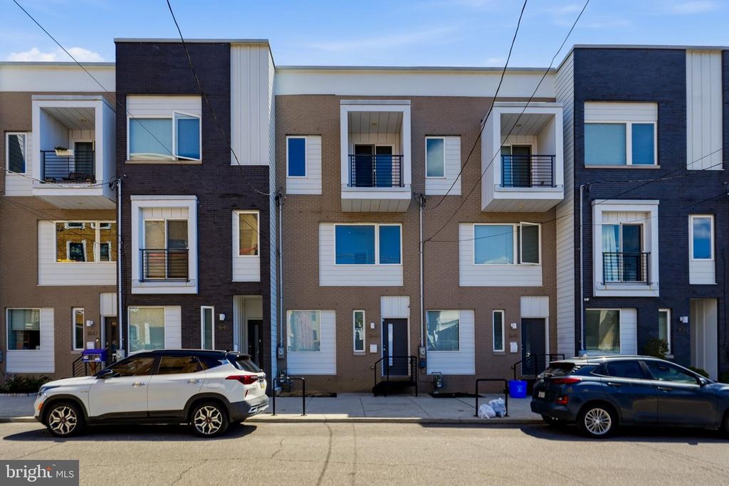 1643 N RANDOLPH ST, PHILADELPHIA, PA 19122 — exterior
