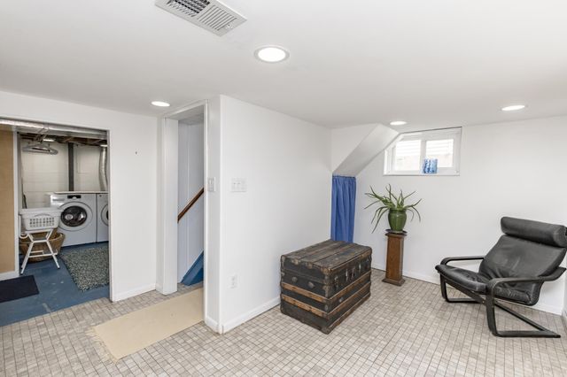 433 Elmwood Avenue S, Fargo, ND 58103