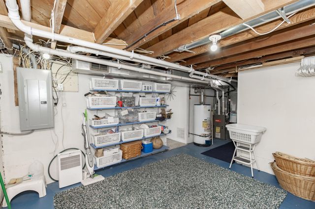 433 Elmwood Avenue S, Fargo, ND 58103