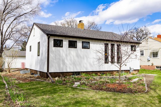 433 Elmwood Avenue S, Fargo, ND 58103