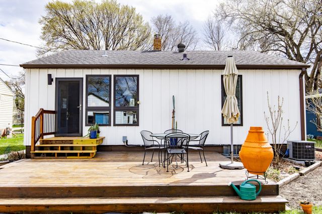 433 Elmwood Avenue S, Fargo, ND 58103