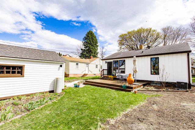 433 Elmwood Avenue S, Fargo, ND 58103