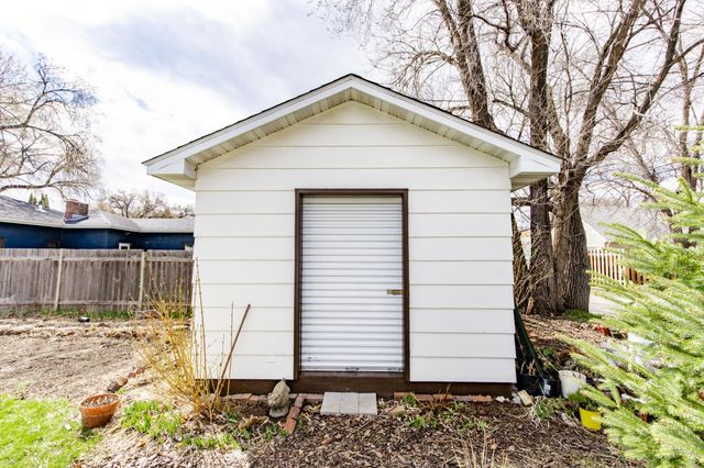 433 Elmwood Avenue S, Fargo, ND 58103