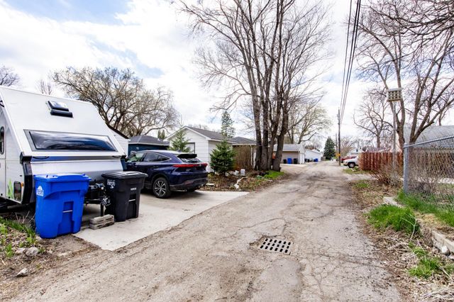 433 Elmwood Avenue S, Fargo, ND 58103