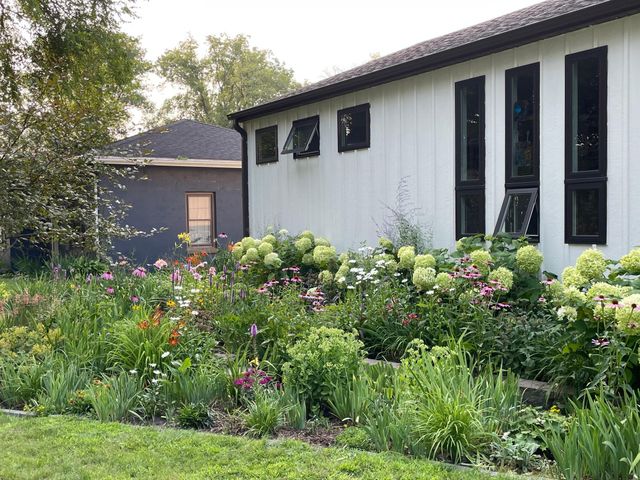 433 Elmwood Avenue S, Fargo, ND 58103