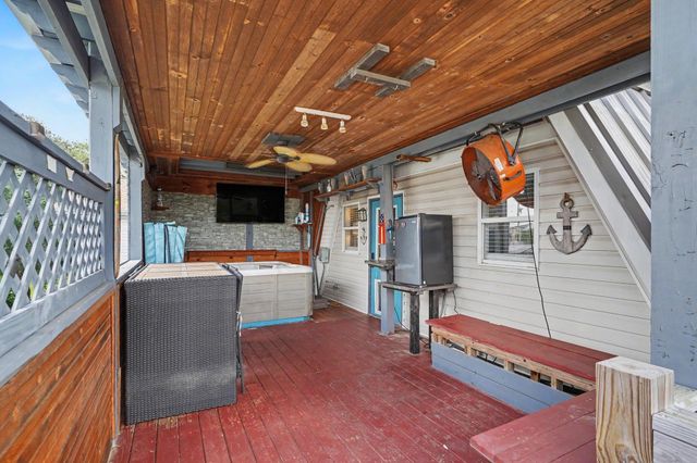 314 26th Ave N, North Myrtle Beach, SC 29582