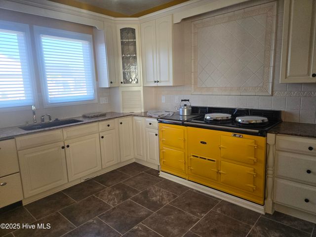 101 Windsor Circle SW, Ocean Isle Beach, NC 28469