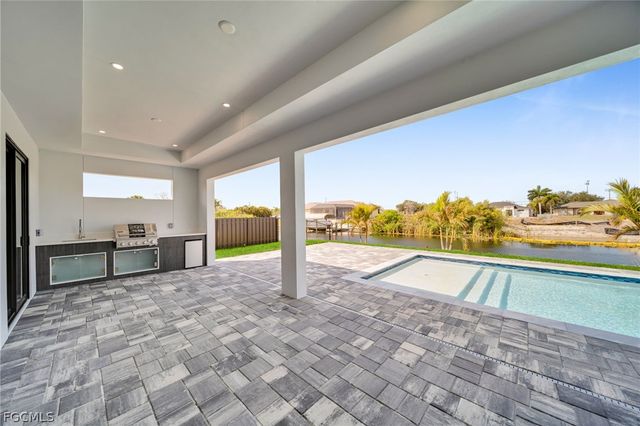 332 SW 26th AVE, Cape Coral, FL 33991