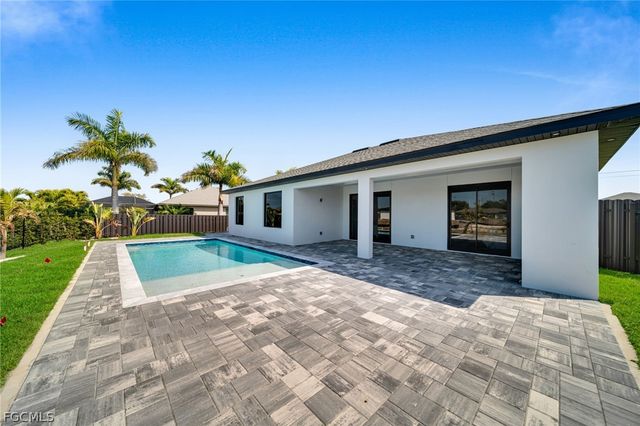 332 SW 26th AVE, Cape Coral, FL 33991