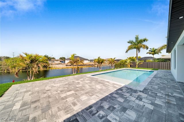 332 SW 26th AVE, Cape Coral, FL 33991